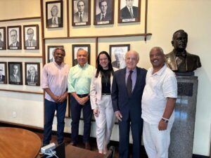 A grande travessia. Ivan Accioly – Gerente de Comunicação do Clube de Engenharia do Brasil Carlos Ferreira – conselheiro do Clube de Engenharia do Brasil Francis Bogossian – presidente do Clube de Engenharia do Brasil Tatiana Ferreira – diretora de atividades administrativas e atividades sociais Dagoberto José Fonseca – professor da Unesp