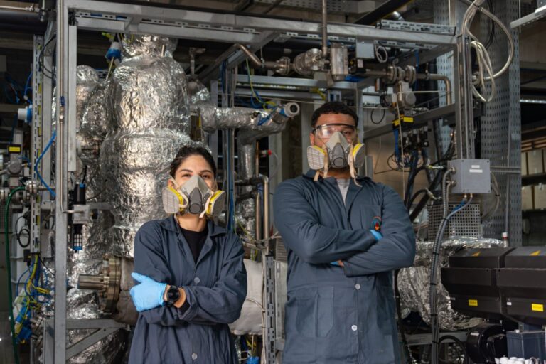 Clube de Engenharia coppe e petrobras inauguram planta piloto inedita de reciclagem quimica de plasticos coppe e petrobras inauguram planta piloto inedita de reciclagem quimica de plasticos