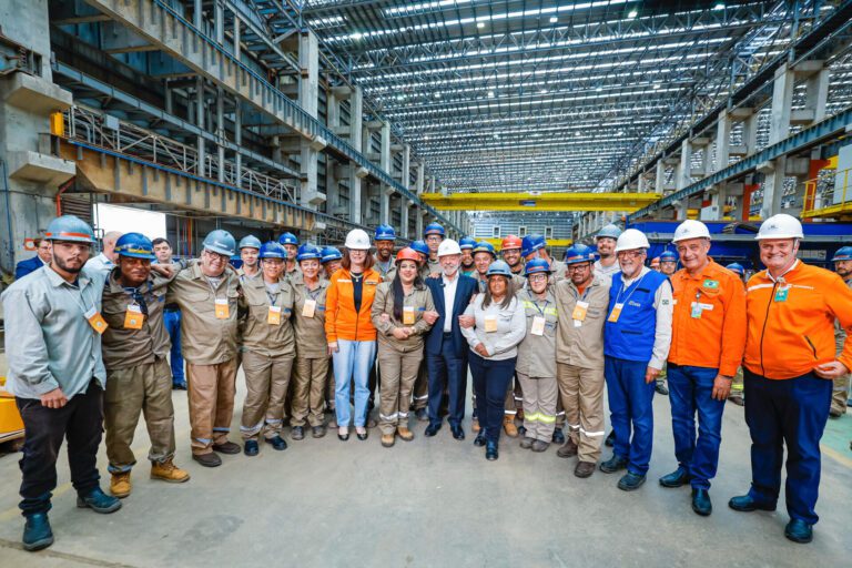 Clube de Engenharia petrobras assina contrato bilionario para fabricar navios no rs petrobras assina contrato bilionario para fabricar navios no rs