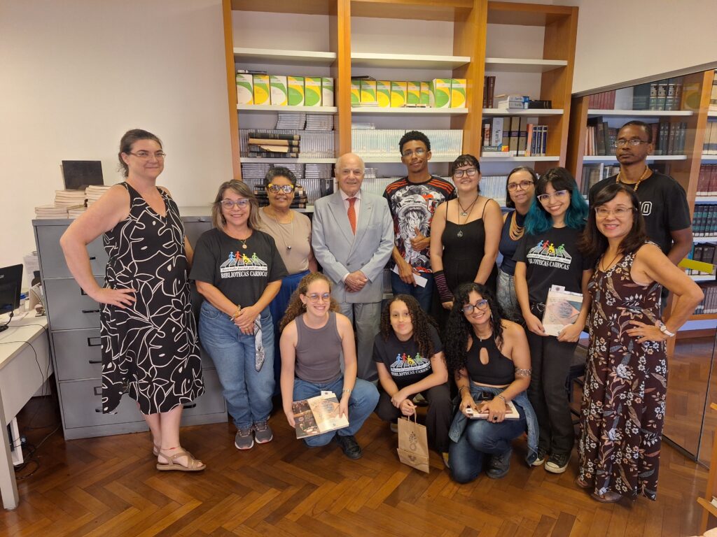 Biblioteca do Clube recebe visita de estudantes da UNIRIO 1 Biblioteca do Clube recebe visita de estudantes da UNIRIO biblioteca do clube recebe visita de estudantes da unirio biblioteca do clube recebe visita de estudantes da unirio