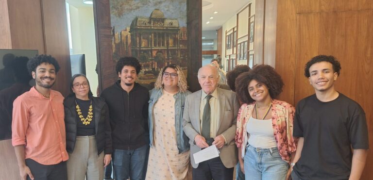 Clube de Engenharia estudantes sao recebidos para o cafe com o presidente estudantes sao recebidos para o cafe com o presidente