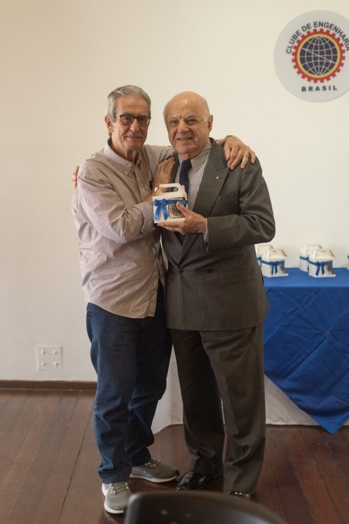 Almoço de julho no Clube presta homenagem a Paulo Poggi e aos aniversariantes almoco de julho no clube presta homenagem a paulo poggi e aos aniversariantes almoco de julho no clube presta homenagem a paulo poggi e aos aniversariantes 14