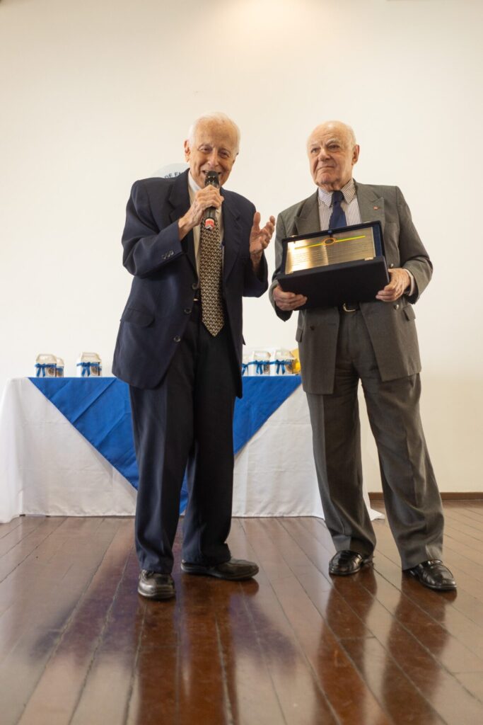 Almoço de julho no Clube presta homenagem a Paulo Poggi e aos aniversariantes almoco de julho no clube presta homenagem a paulo poggi e aos aniversariantes almoco de julho no clube presta homenagem a paulo poggi e aos aniversariantes 28