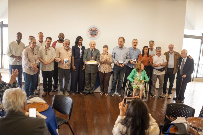 Clube de Engenharia almoco de julho no clube presta homenagem a paulo poggi e aos aniversariantes almoco de julho no clube presta homenagem a paulo poggi e aos aniversariantes