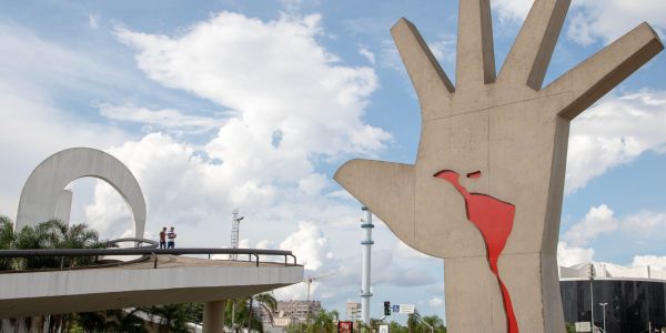 Com 78 mil m² de área construída, o Memorial da América Latina foi concebido para ser um espaço de integração e informação dos países latino- americanos, de suas raízes e culturas, e acolhe, também, a sede do Parlamento Latino-Americano - Parlatino. Projetado pelo arquiteto Oscar Niemeyer, o Memorial abriga um pavilhão de exposições, onde a rica produção artesanal do continente encontra-se permanentemente exposta; uma biblioteca com livros, jornais, revistas, vídeos, filmes e gravações sonoras sobre a história da América Latina; um salão para exposição e um auditório com capacidade para 1.679 pessoas, um dos maiores do Estado. Local: São Paulo/SP Data: 16/04/2019  Foto: Governo do Estado de São Paulo