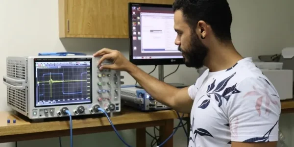 Mateus-Isaac-de-Oliveira-Souza-doutorando-do-programa-de-Engenharia-Eletrica-da-EESC