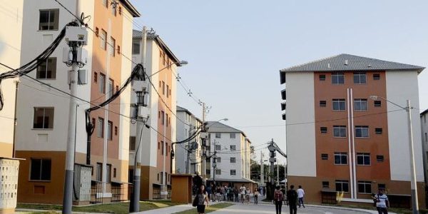 Rio de Janeiro - A presidenta Dilma Rouseff inaugura mil imóveis do programa Minha Casa Minha Vida nos condomínios Mikonos e Santorini, em Santa Cruz (Fernando Frazão/Agência Brasil)
