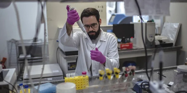 AFP__20200404__1QD0ZC__v2__HighRes__BrazilHealthVirus