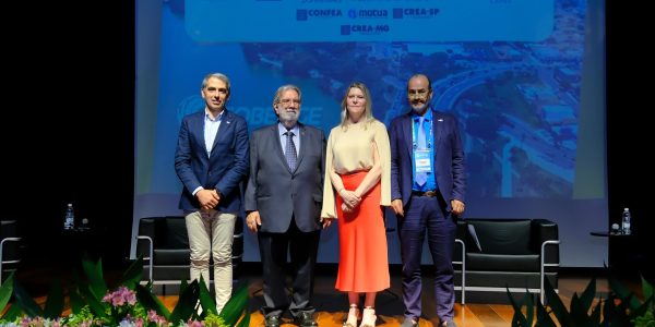 Presidente da SPEE, André Resende; vice-reitor da PUC-Campinas, José Benedito de Almeida; presidente da Abenge, Adriana Tonini, e vice-presidente do LACCEI, Luís Fernando Martínez